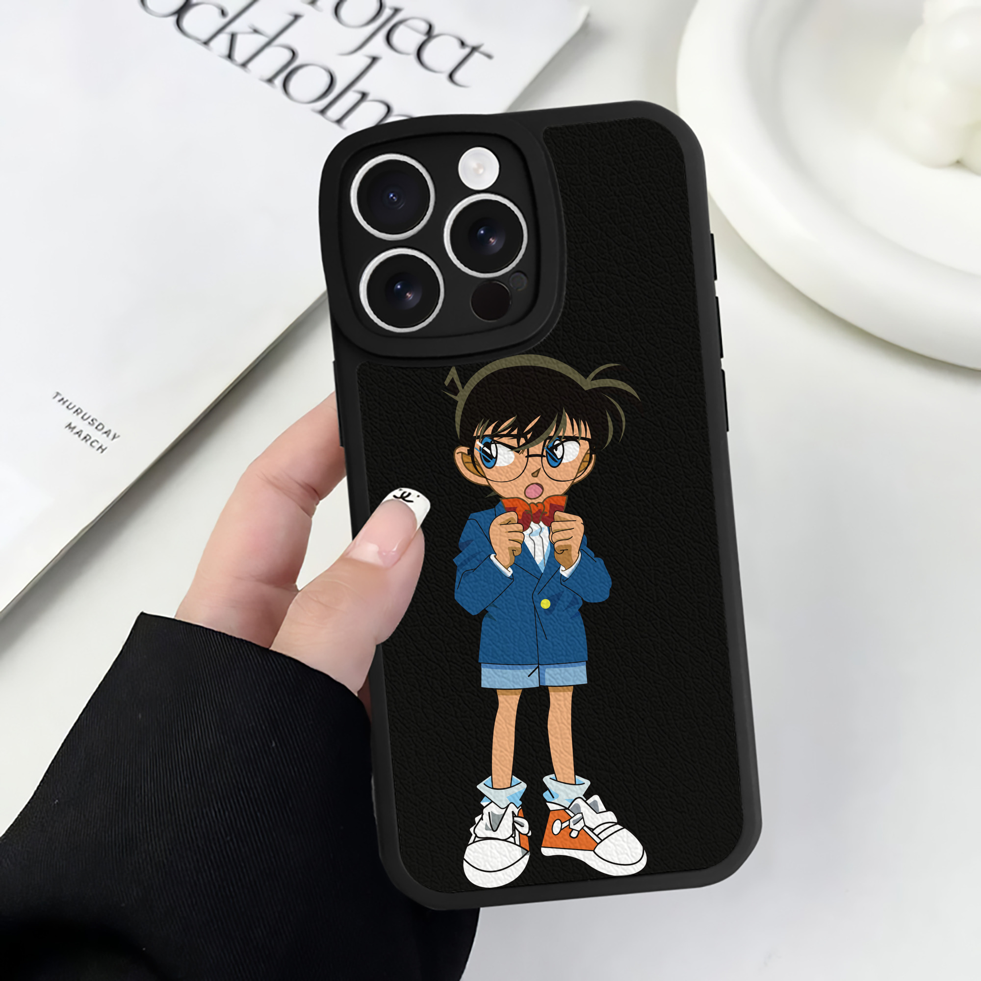 （画像用） 名探偵コナン 江戸川 コナン Detective Conan Conan Edogawa 【iPhone 16シリーズ対応】シリコンスマホケース（レザー調） 材質：シリコン